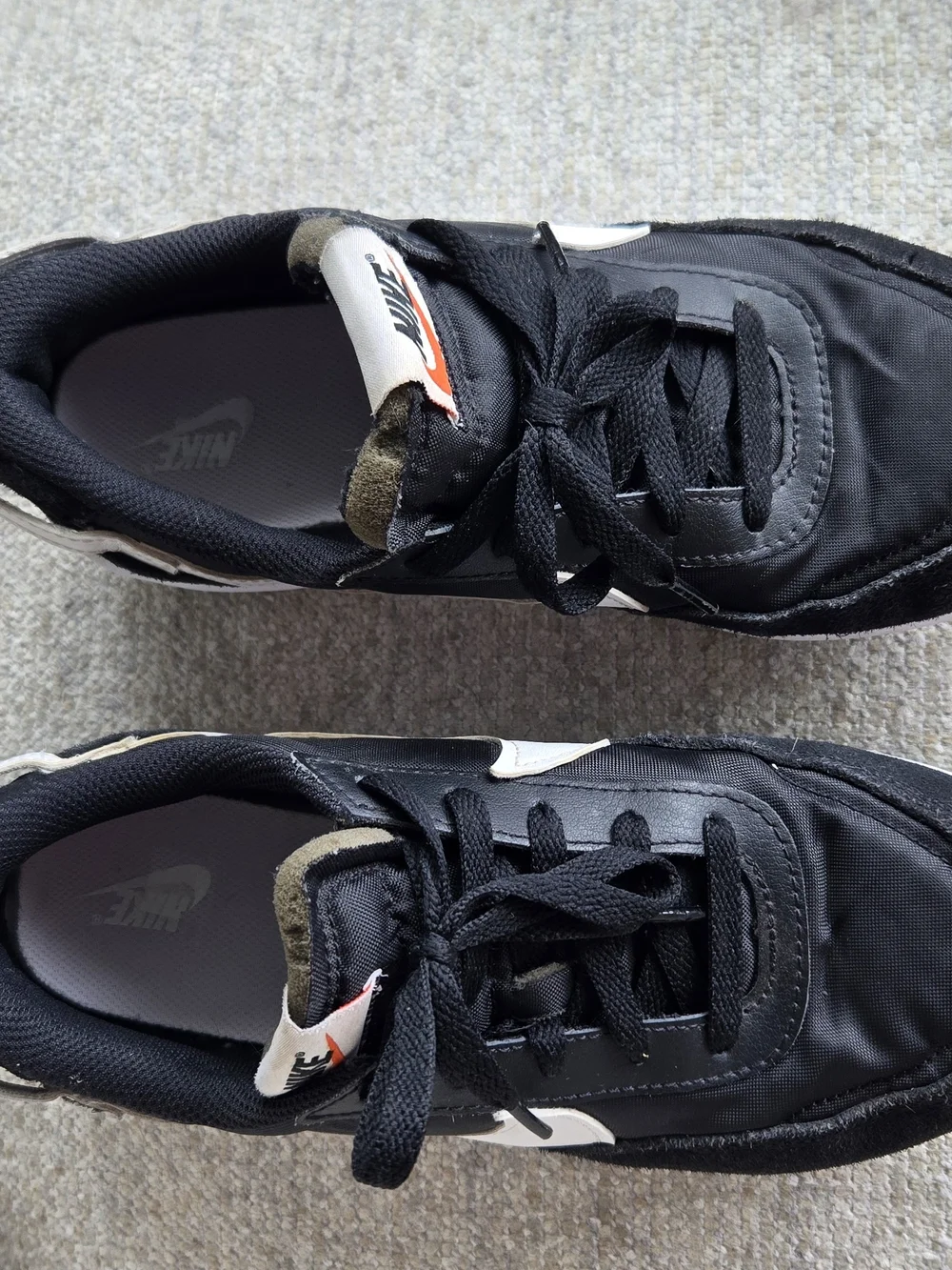 Nike Women's Black and White Low-Top Sneakers Sz 8